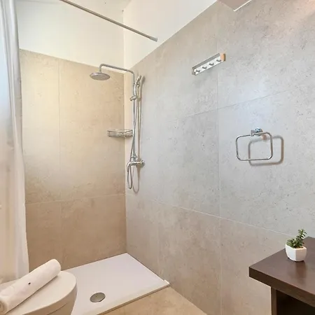 Sleeps 12 Pool Wifi 别墅 Tomisici