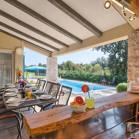 Sleeps 12 Pool Wifi *