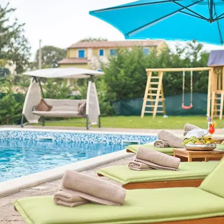Sleeps 12 Pool Wifi Willa *