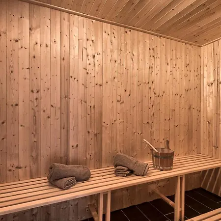 Sleeps 12 Pool Wifi Willa Tomisici